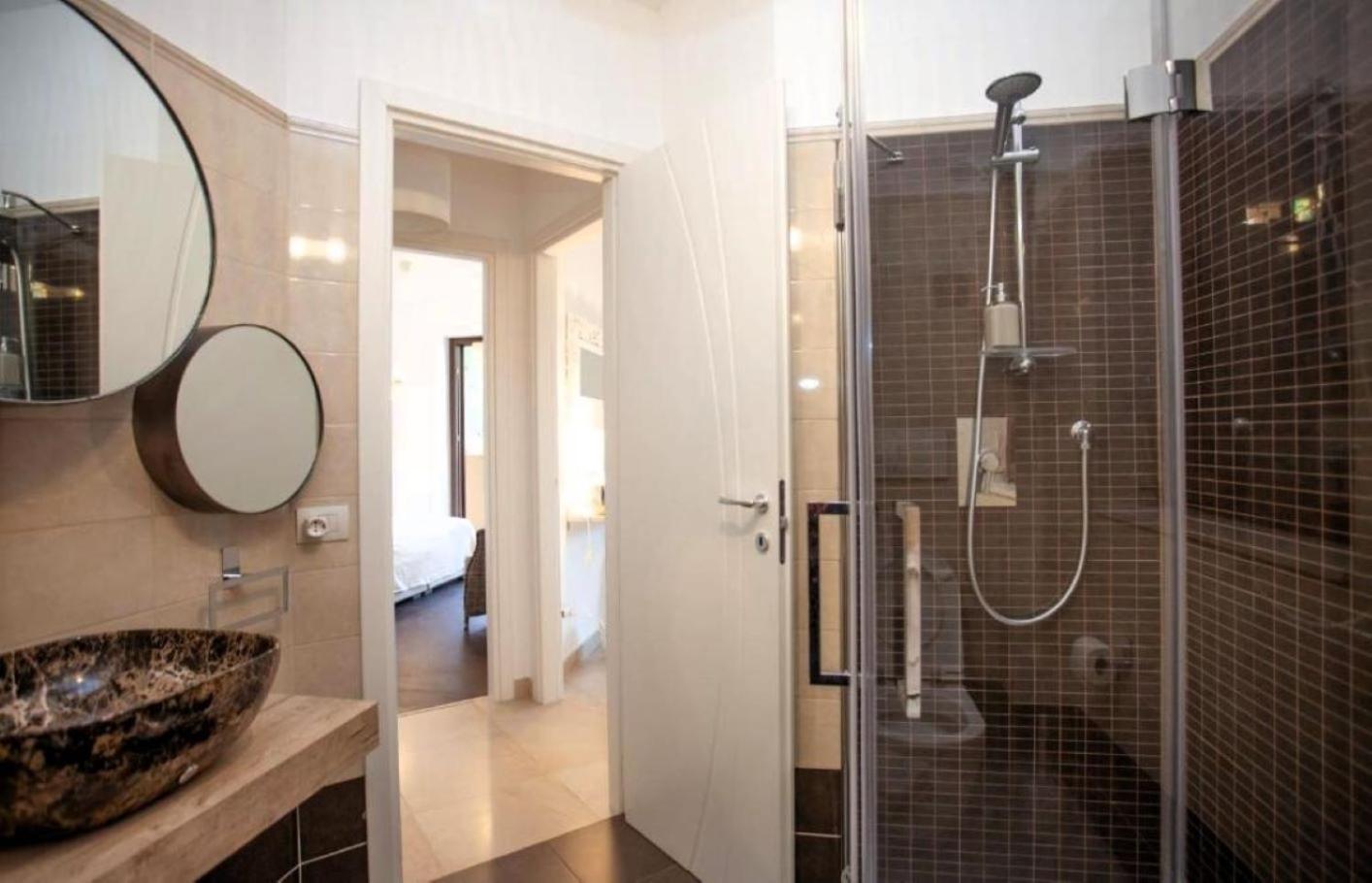 Mediterranean Pool & Parking Appartement *