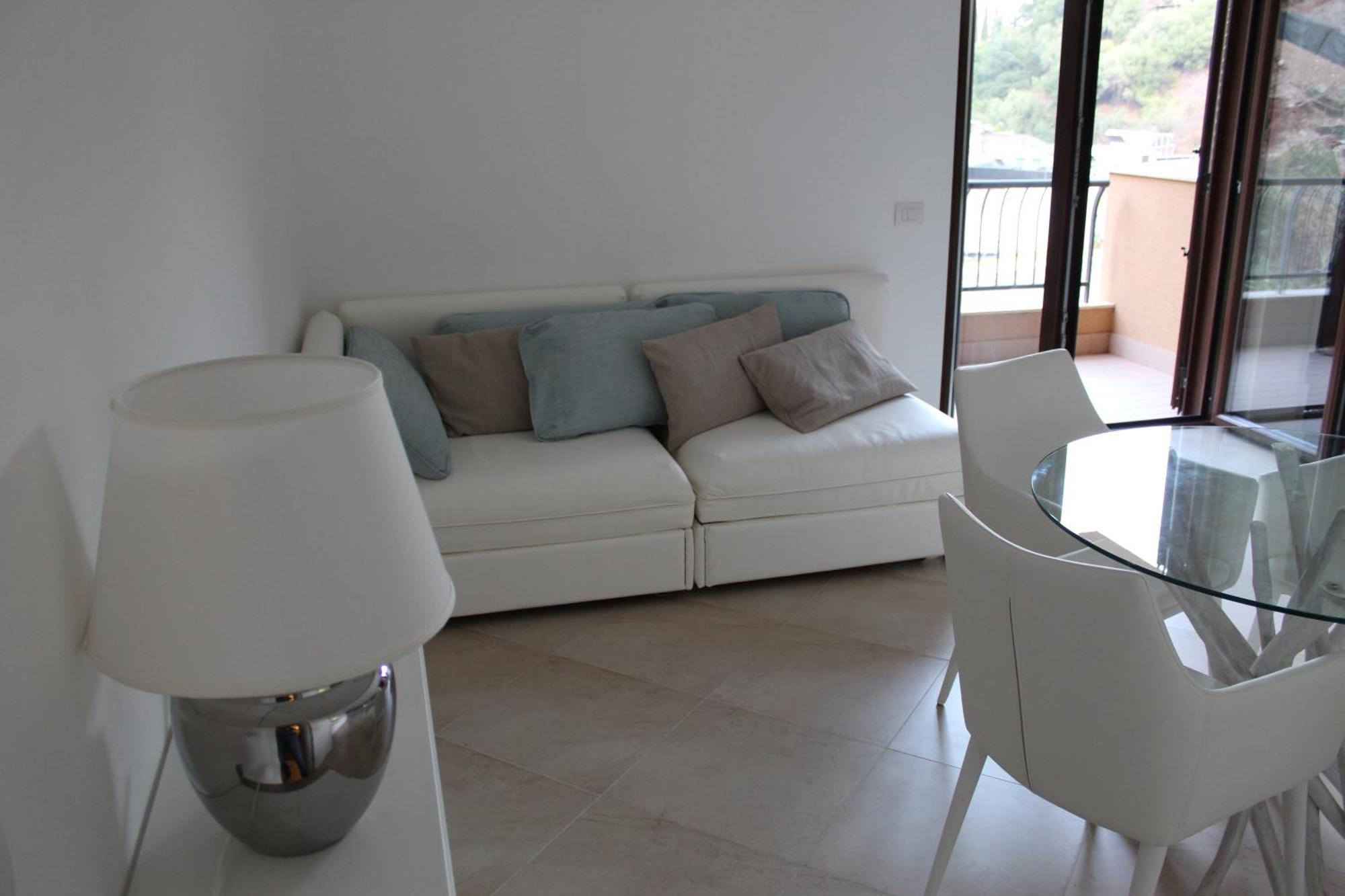 Appartement Mediterranean Pool & Parking